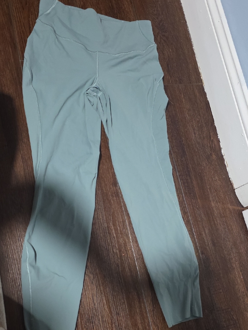 lululemon athletica muted sage-green high-rise leggings (SIZE 8)